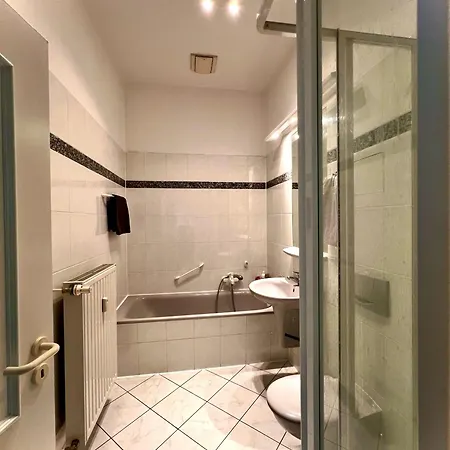 Appartement Hegelstrasse 19, Prachtstrasse Der Gruenderzeit